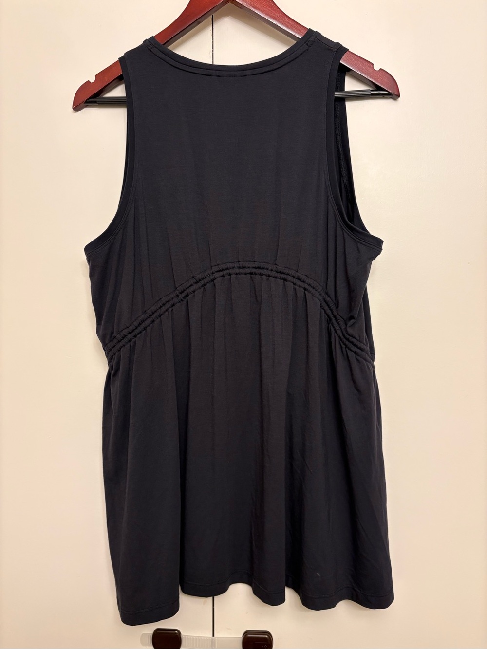 NWOT Athleta Air Out Cinch Tank Black- 1X - Picture 4 of 4
